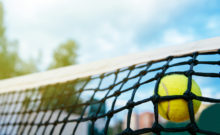 Tennisnetz mit Ball