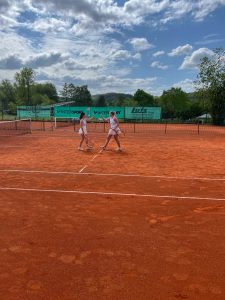 Damen 2 Spieltag 18. Mai Abschlagen Gloria und Leonie